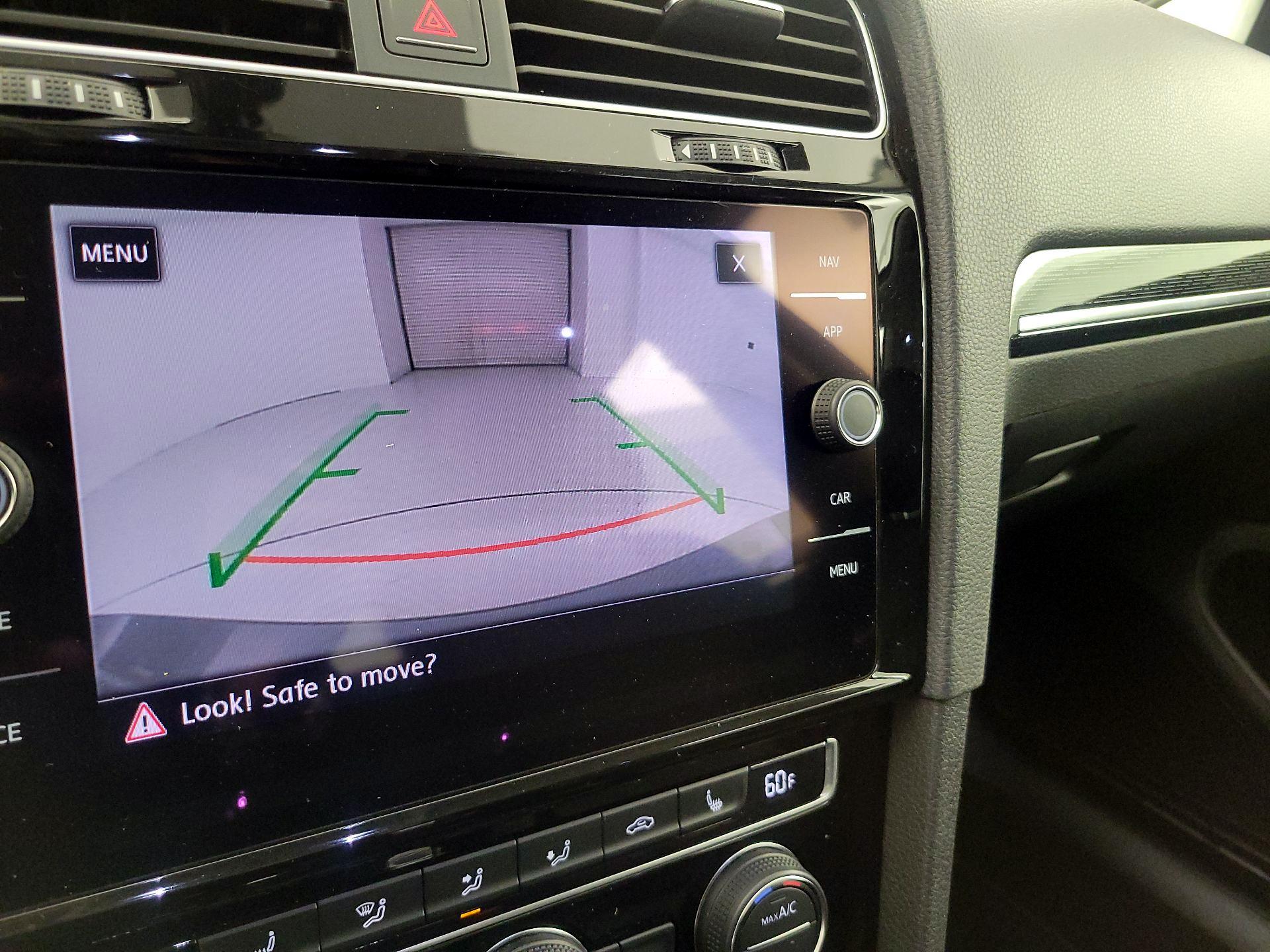 Thumbnail: 2018 Volkswagen Golf - 15