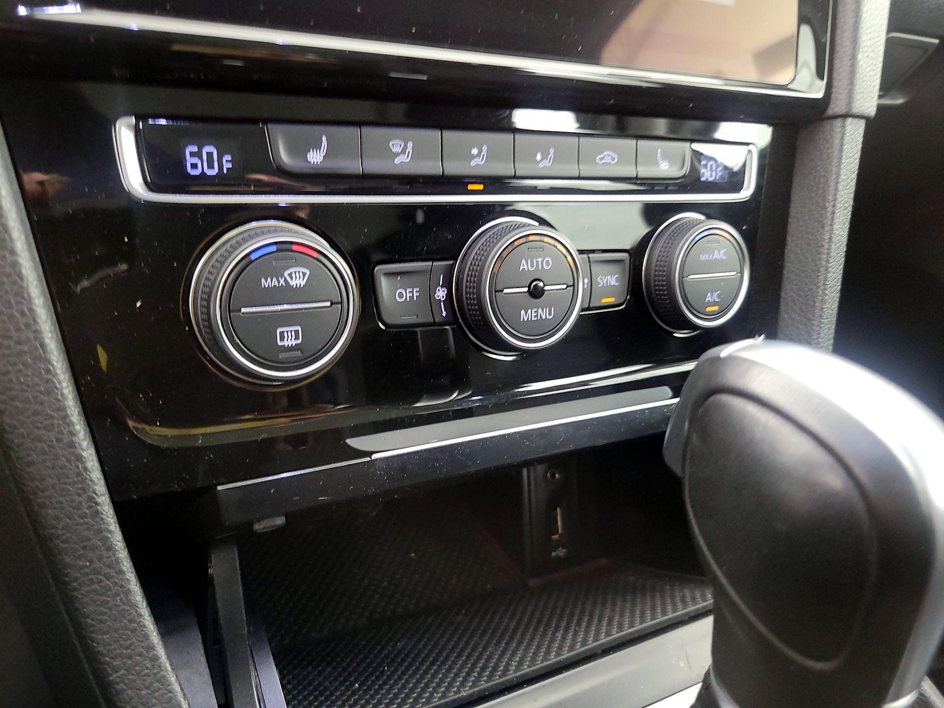 Thumbnail: 2018 Volkswagen Golf - 17