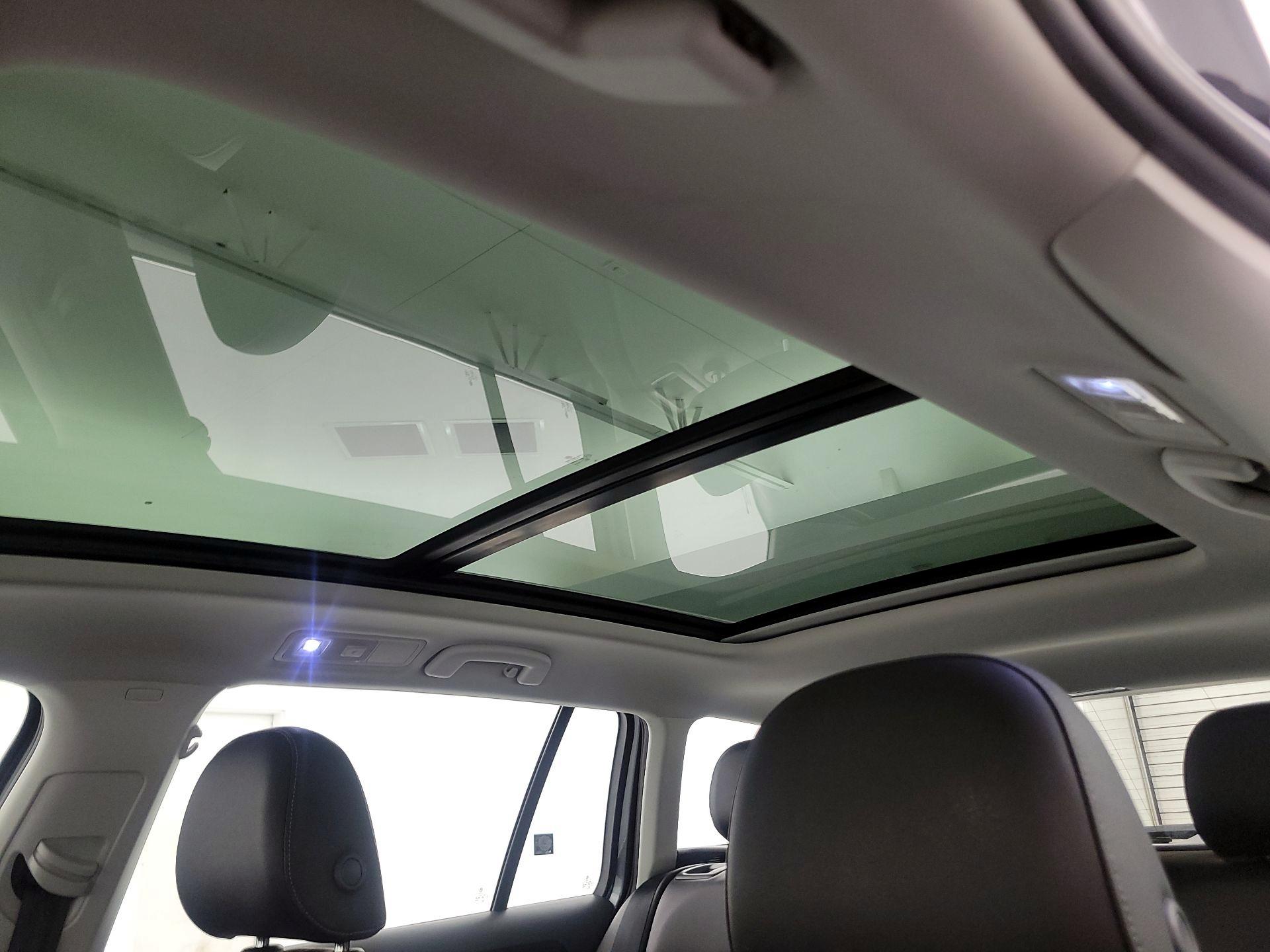 Thumbnail: 2018 Volkswagen Golf - 20