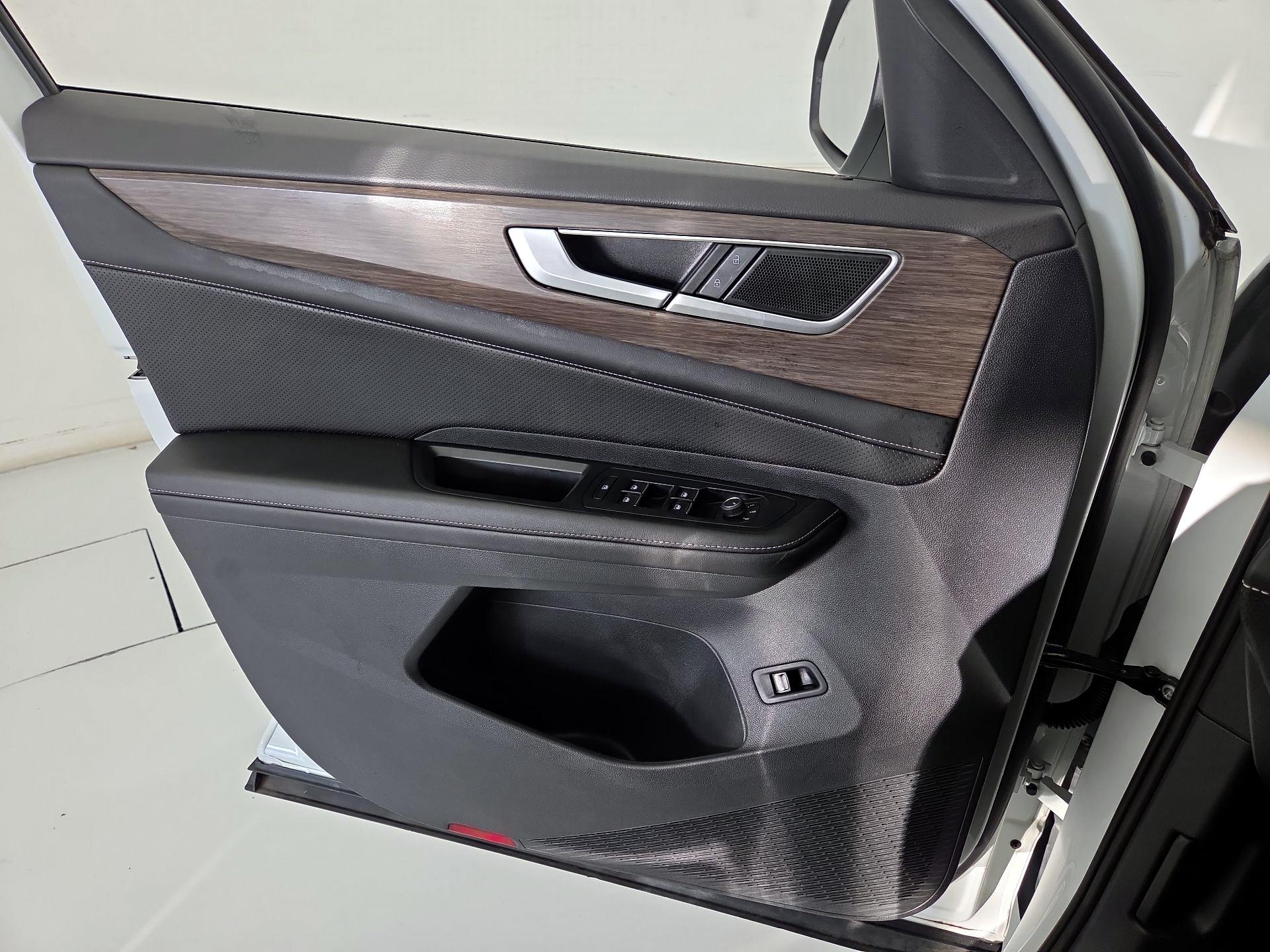 Thumbnail: 2024 Volkswagen Atlas - 12