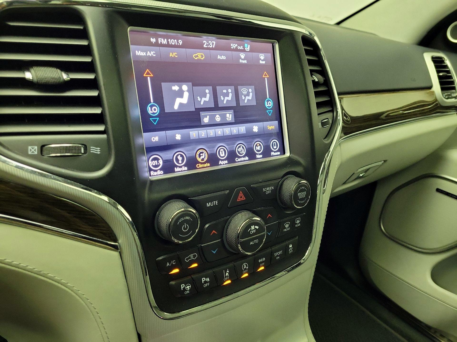 Thumbnail: 2018 Jeep Grand Cherokee - 16