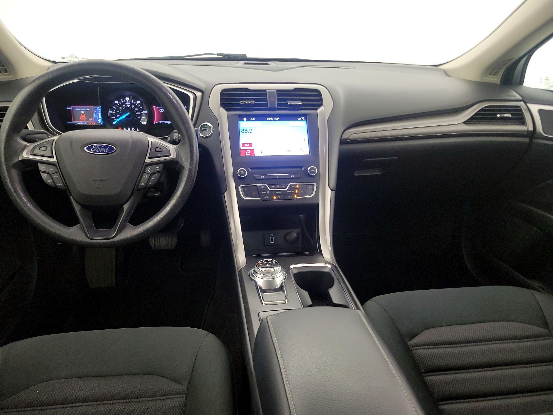 Thumbnail: 2017 Ford Fusion - 9