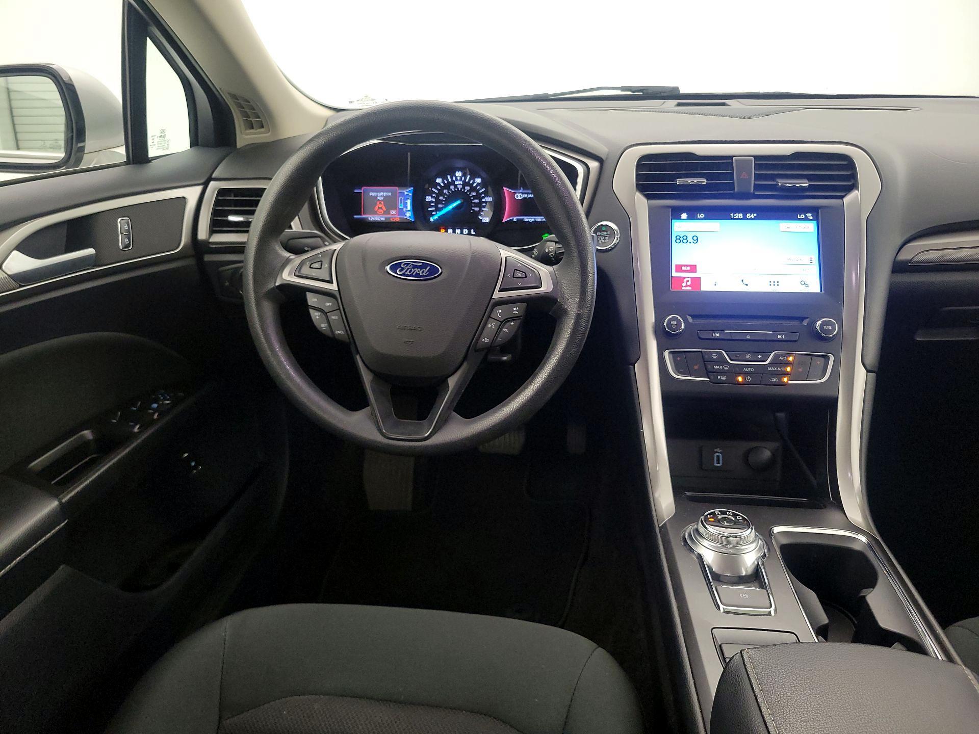 Thumbnail: 2017 Ford Fusion - 10