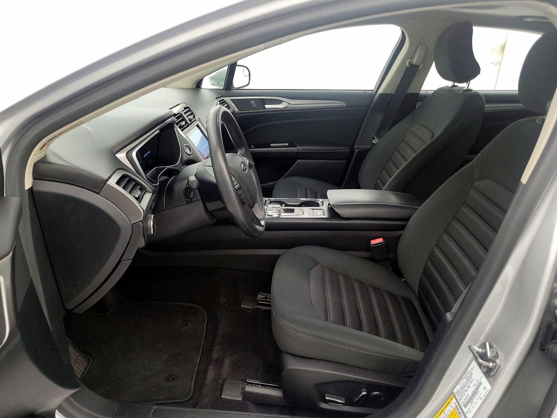 Thumbnail: 2017 Ford Fusion - 11