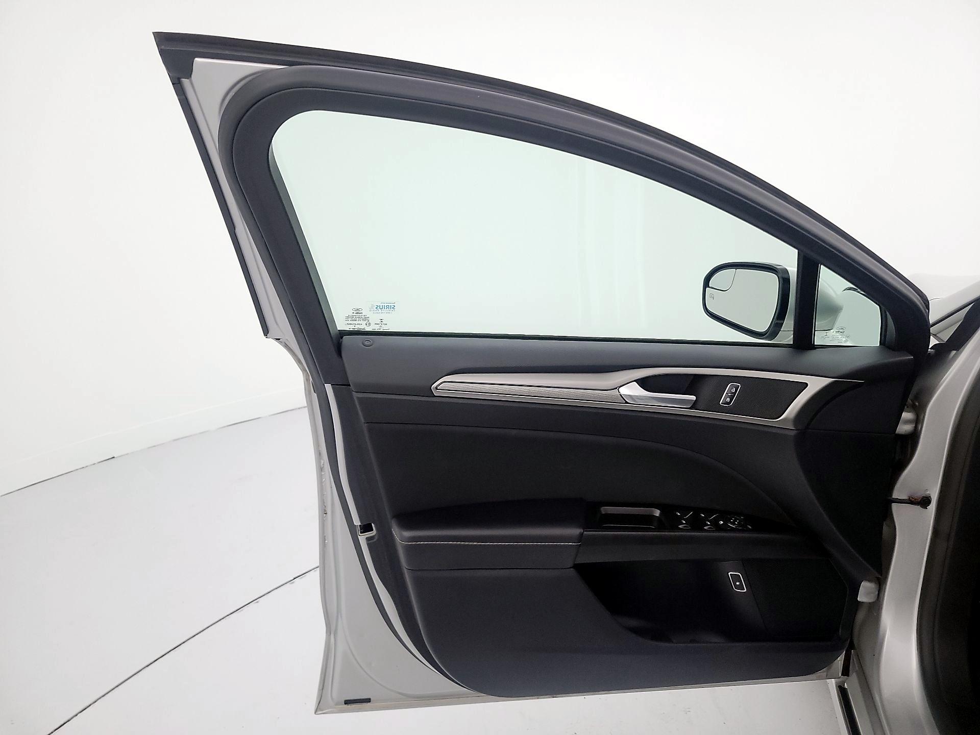 Thumbnail: 2017 Ford Fusion - 12