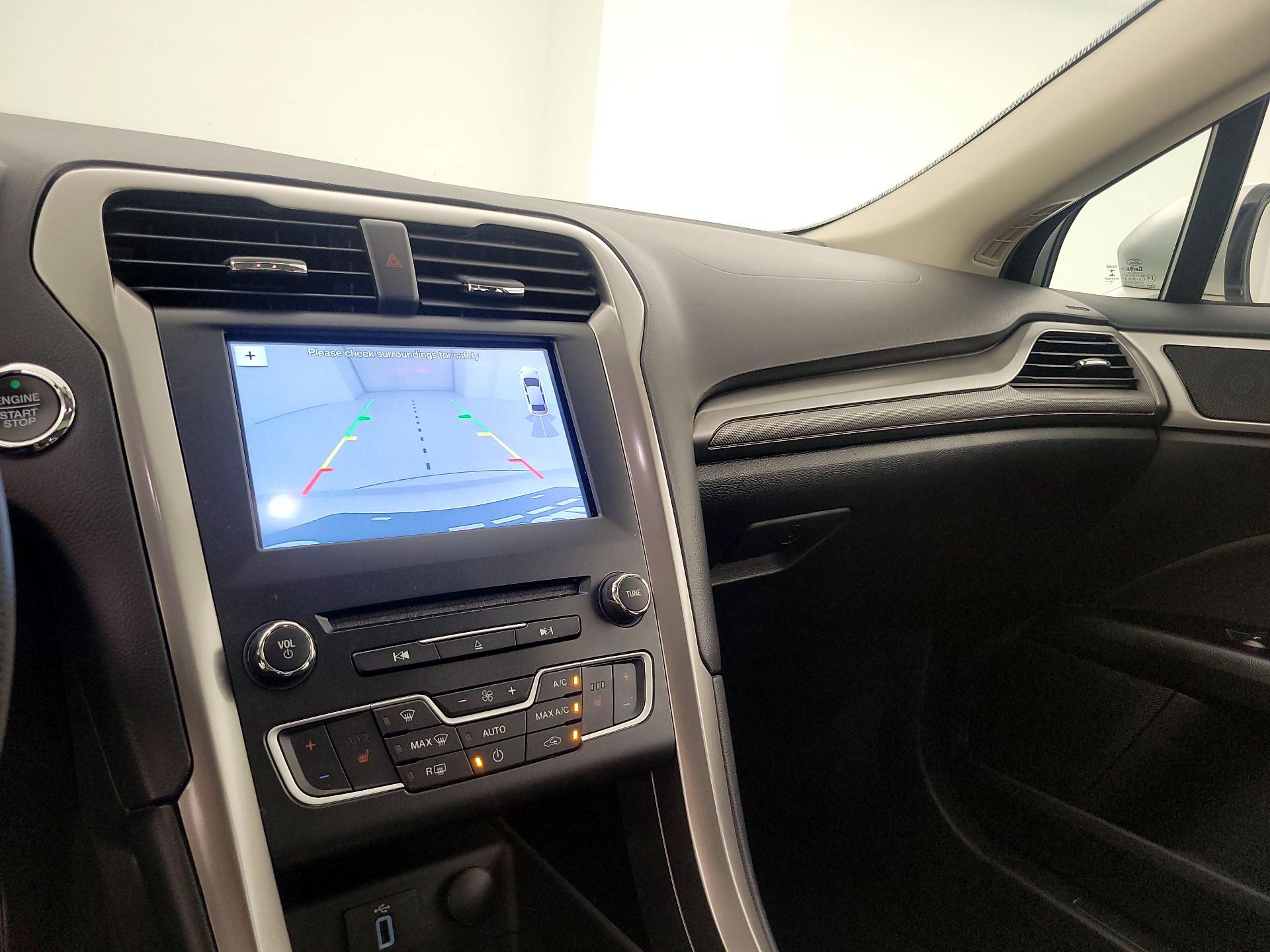 Thumbnail: 2017 Ford Fusion - 14