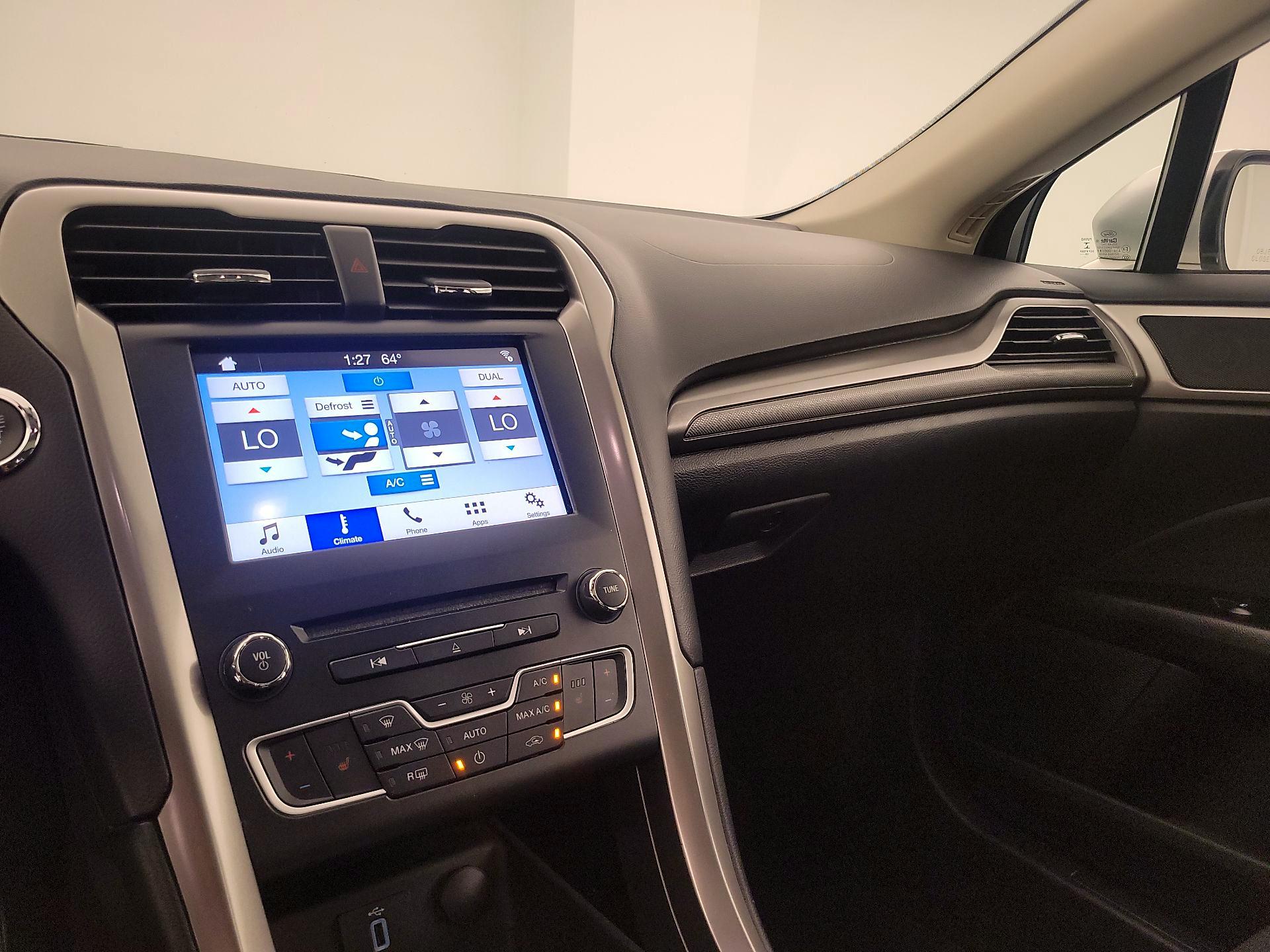 Thumbnail: 2017 Ford Fusion - 16