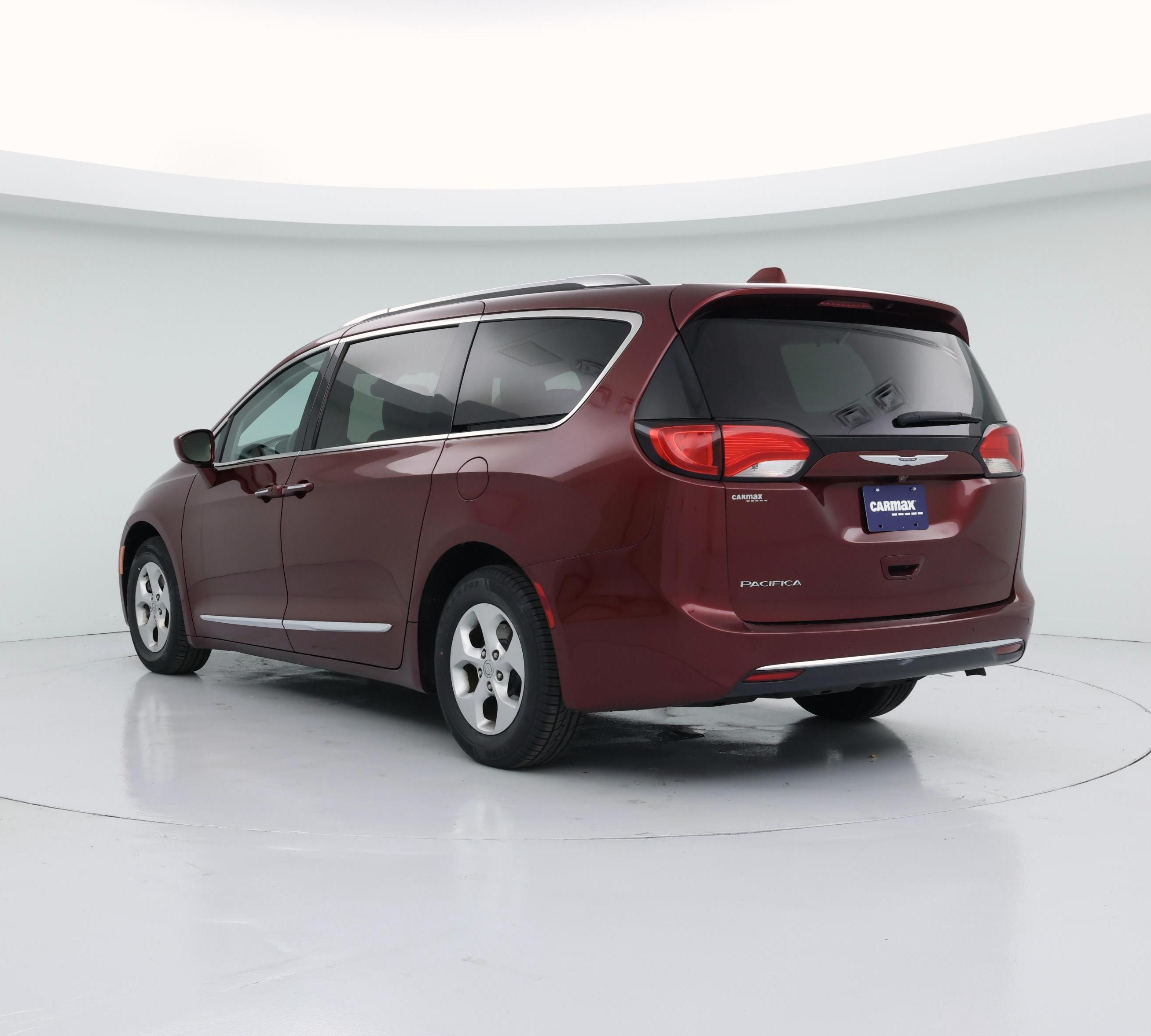 Thumbnail: 2017 Chrysler Pacifica - 2