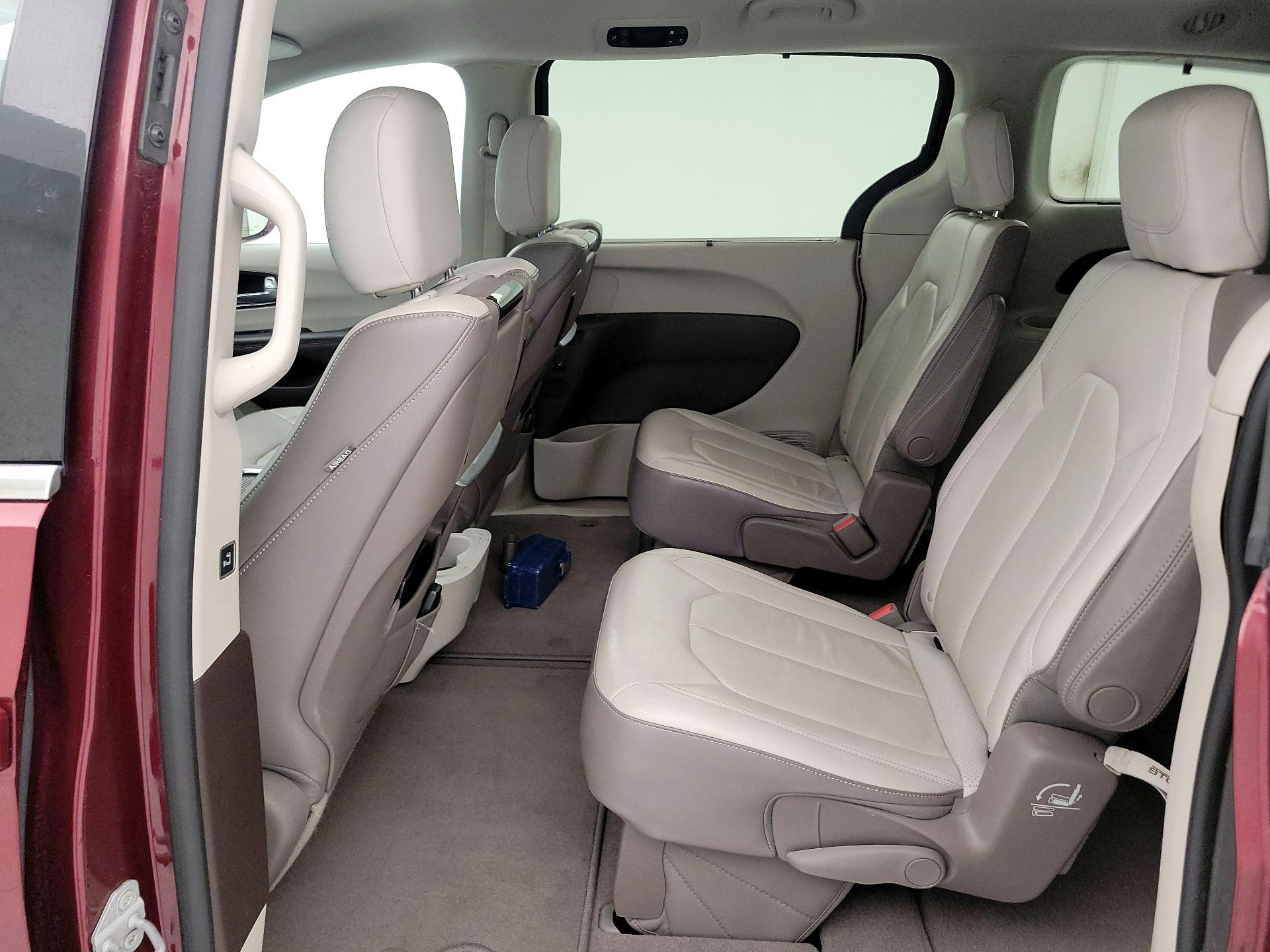 Thumbnail: 2017 Chrysler Pacifica - 20