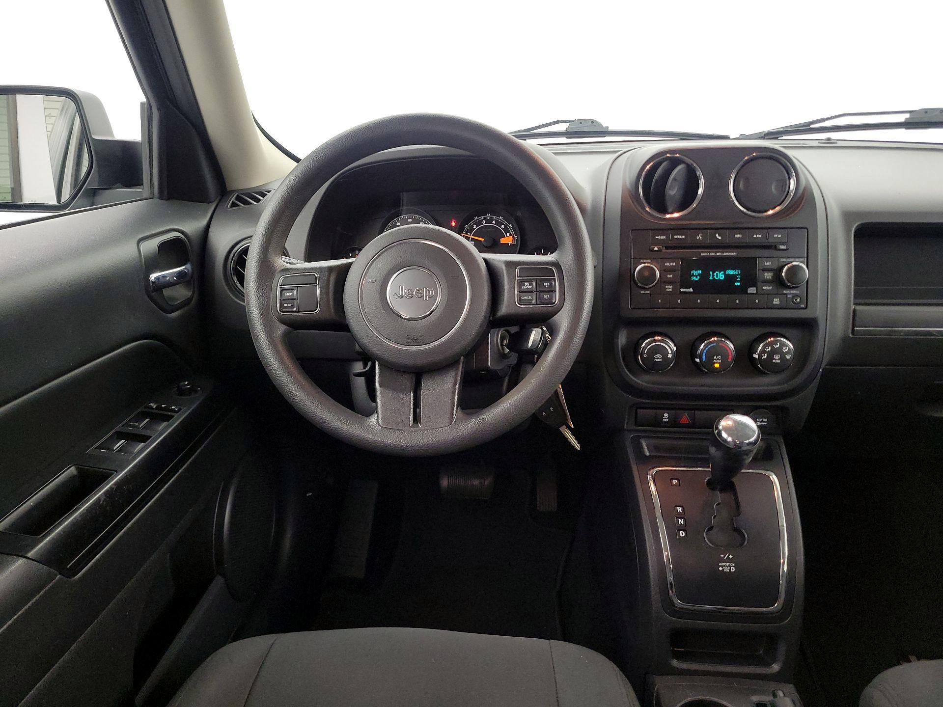 Thumbnail: 2016 Jeep Patriot - 10