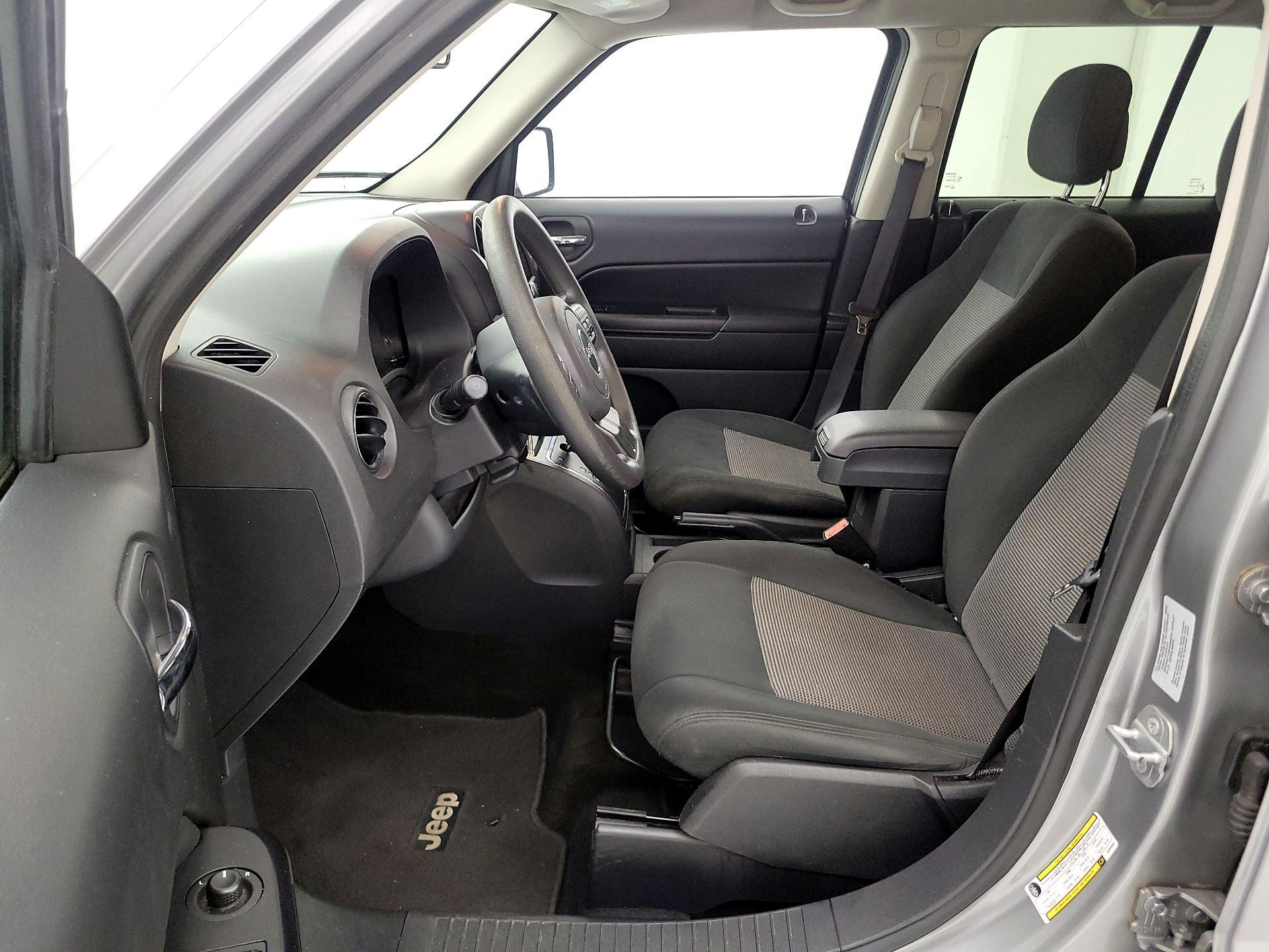 Thumbnail: 2016 Jeep Patriot - 11