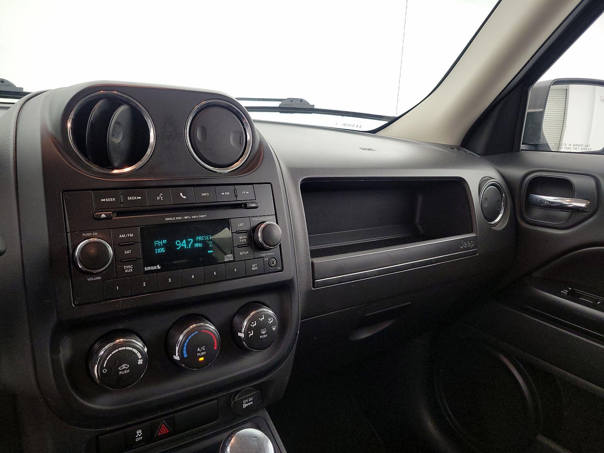 Thumbnail: 2016 Jeep Patriot - 13