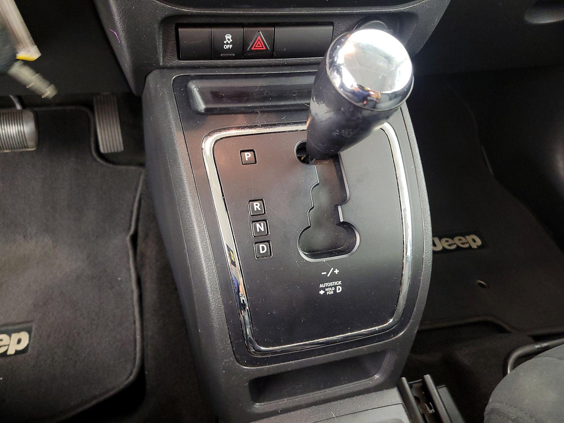 Thumbnail: 2016 Jeep Patriot - 15