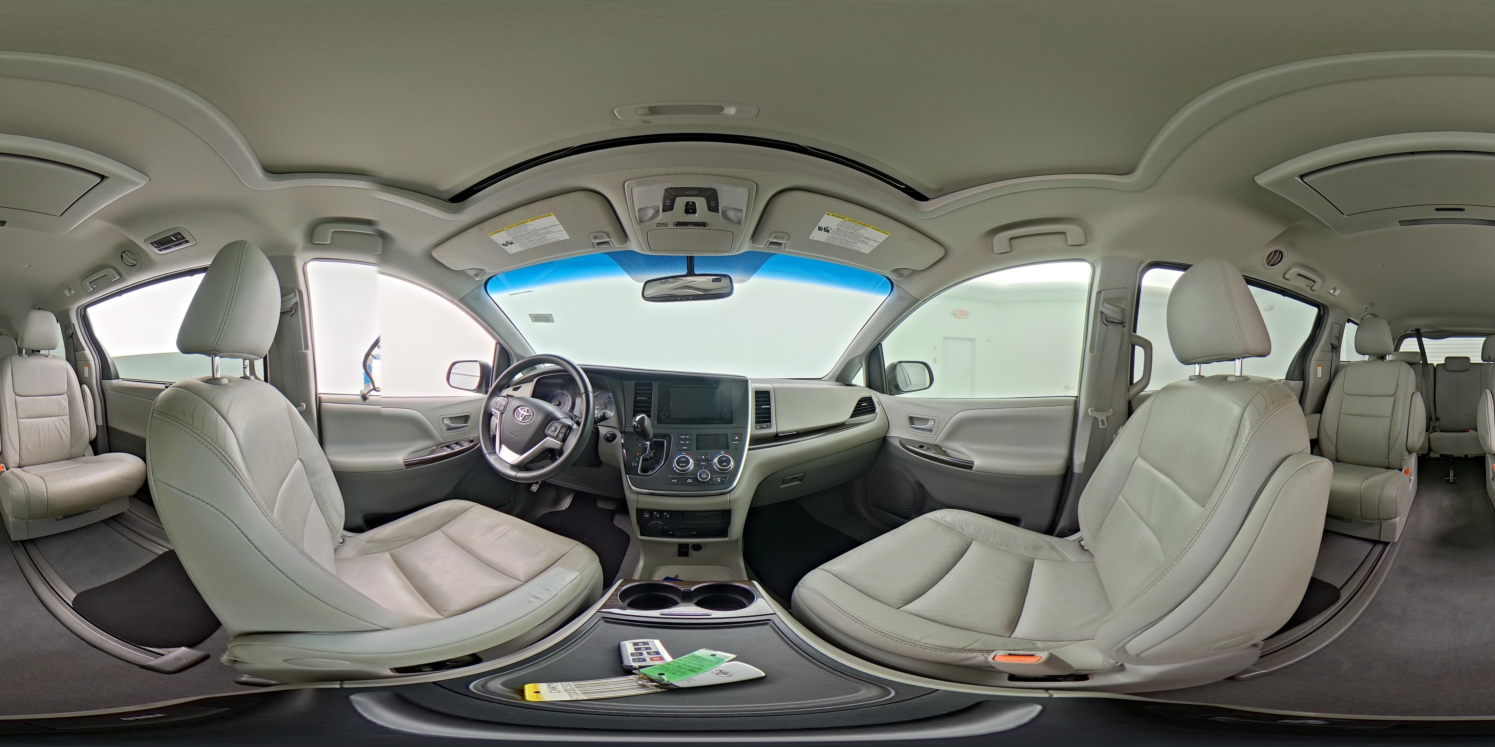 2016 Toyota Sienna XLE Premium - Photo 26