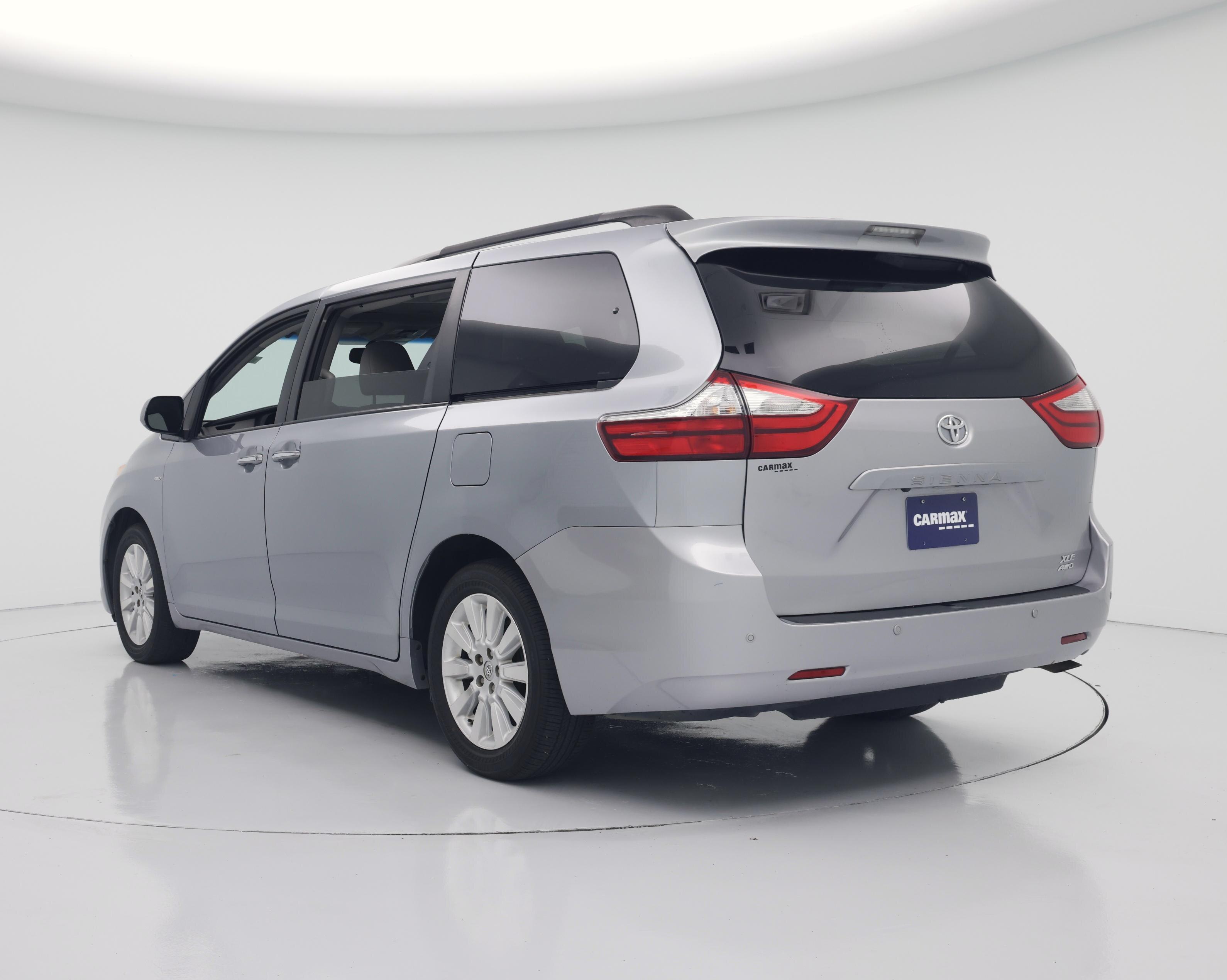 Thumbnail: 2016 Toyota Sienna - 2