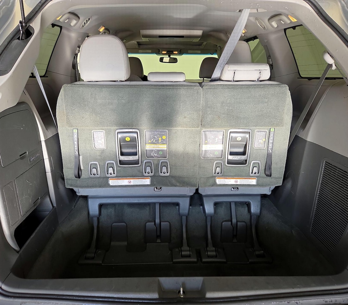 Trunk/Cargo (Seats Up)