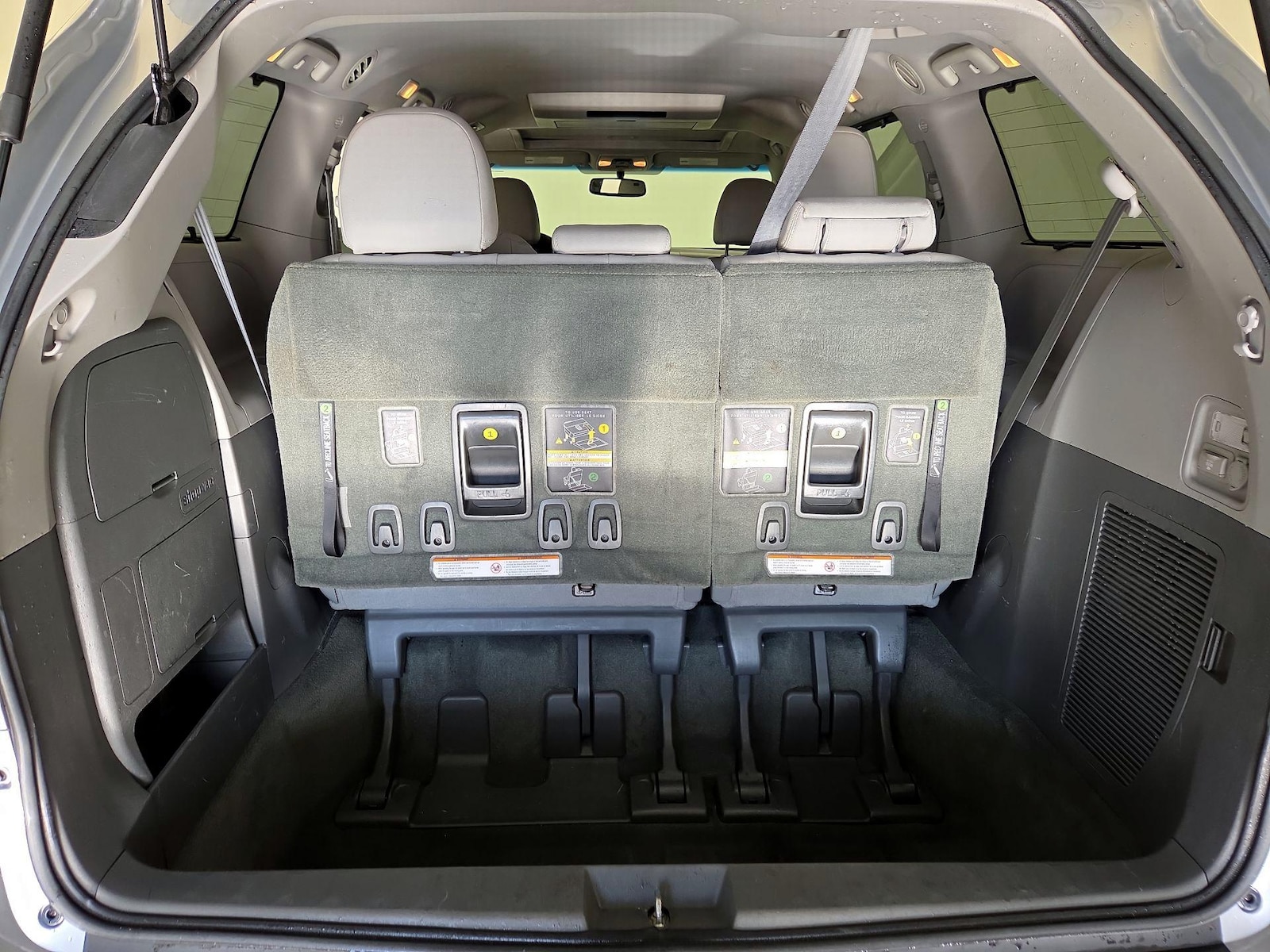 2016 Toyota Sienna XLE Premium - Photo 23