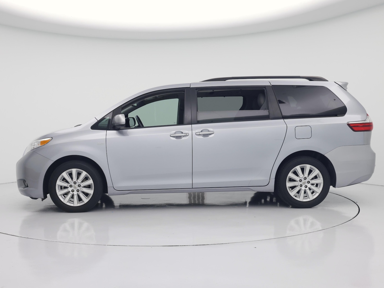 2016 Toyota Sienna XLE Premium - Photo 4