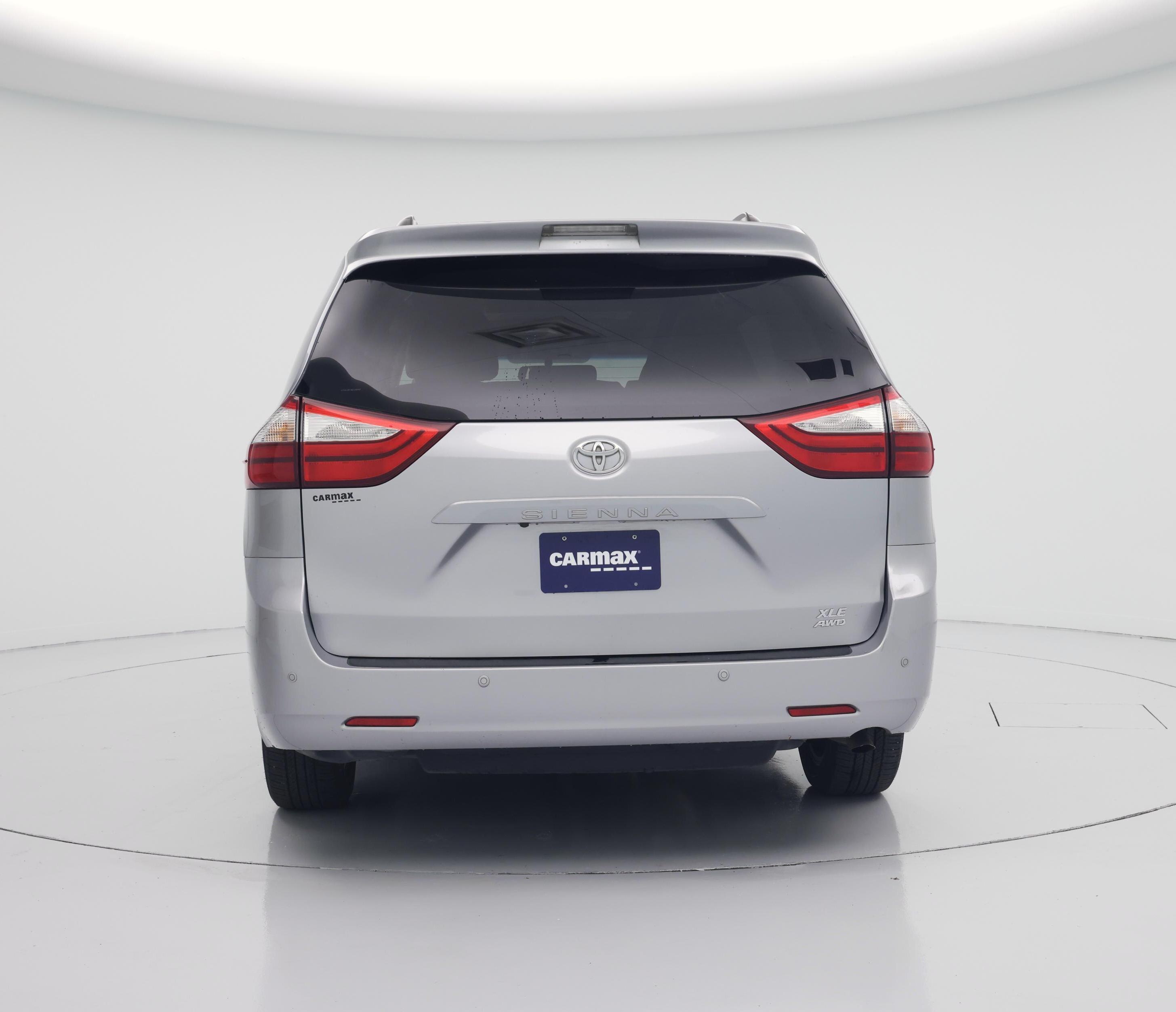 Thumbnail: 2016 Toyota Sienna - 6
