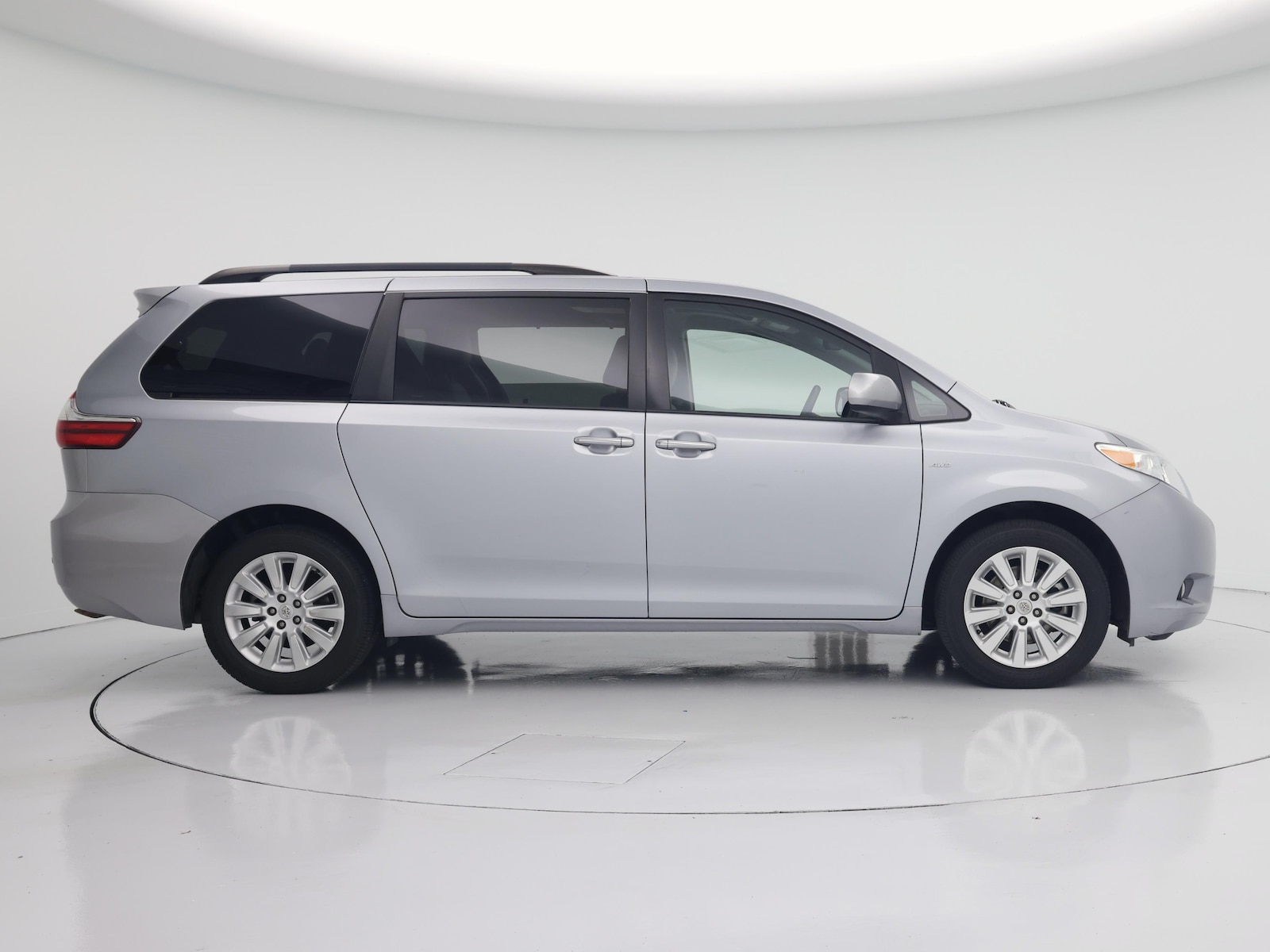 2016 Toyota Sienna XLE Premium - Photo 8