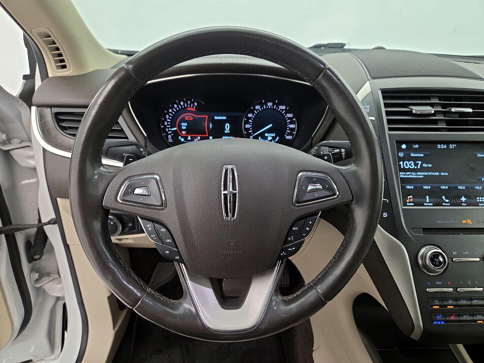 Thumbnail: 2017 Lincoln MKC - 10