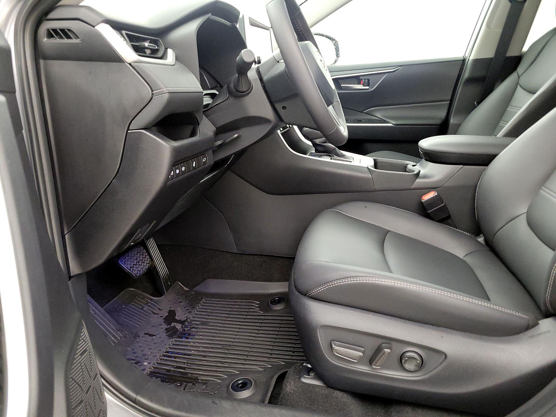 Thumbnail: 2024 Toyota RAV4 - 11