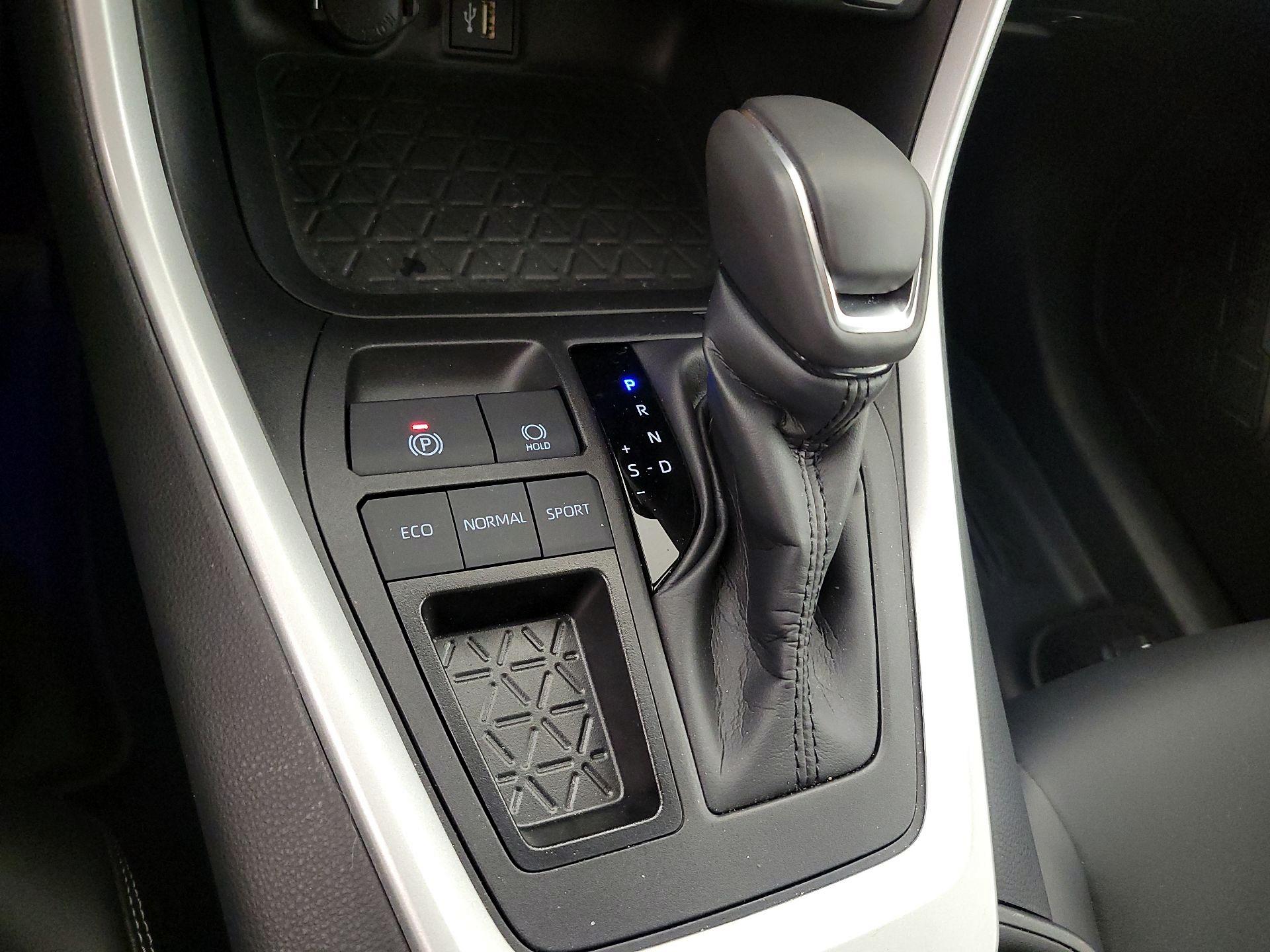 Thumbnail: 2024 Toyota RAV4 - 17