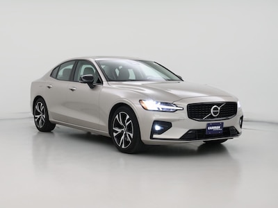 2023 Volvo S60 B5 Plus Dark Theme