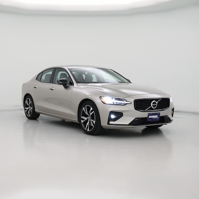 2023 Volvo S60 B5 Plus Dark Theme