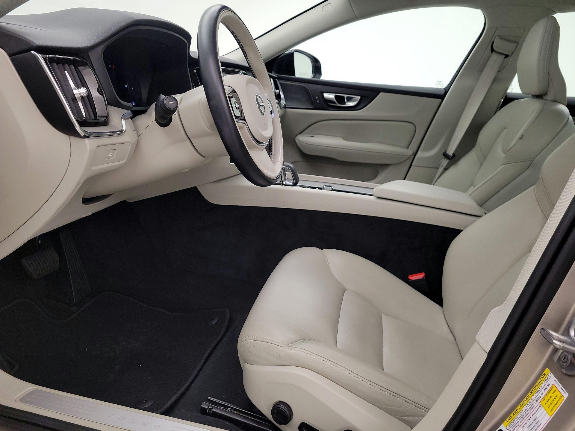 Thumbnail: 2023 Volvo S60 - 11