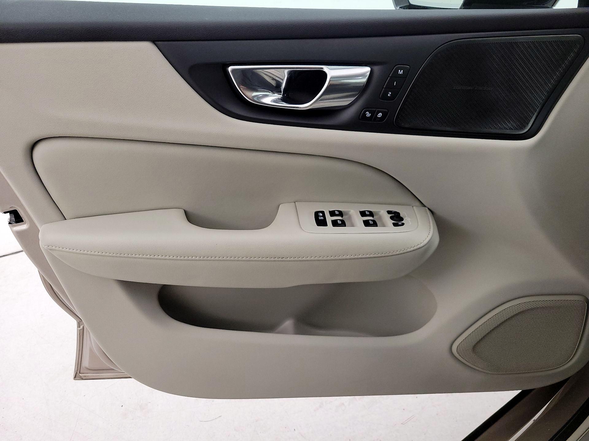 Thumbnail: 2023 Volvo S60 - 12