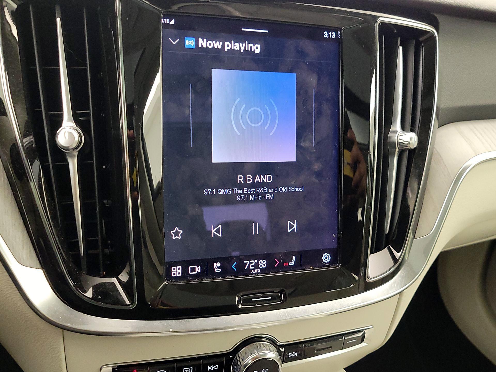 Thumbnail: 2023 Volvo S60 - 16