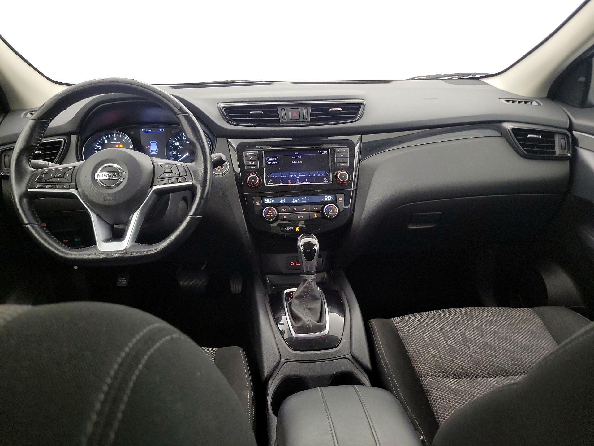 Thumbnail: 2020 Nissan Rogue Sport - 9