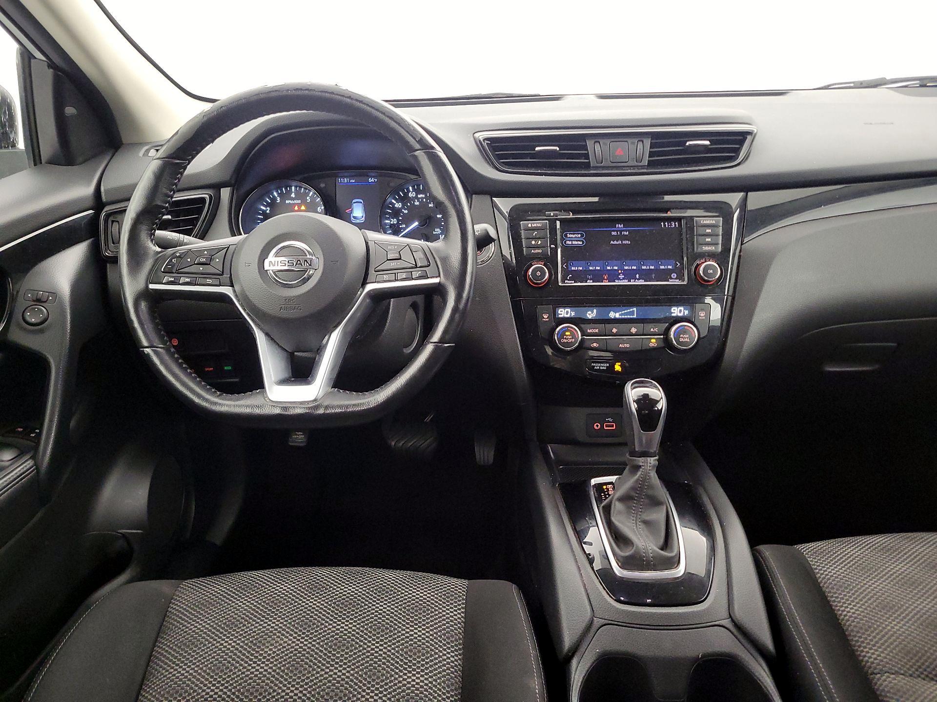 Thumbnail: 2020 Nissan Rogue Sport - 10