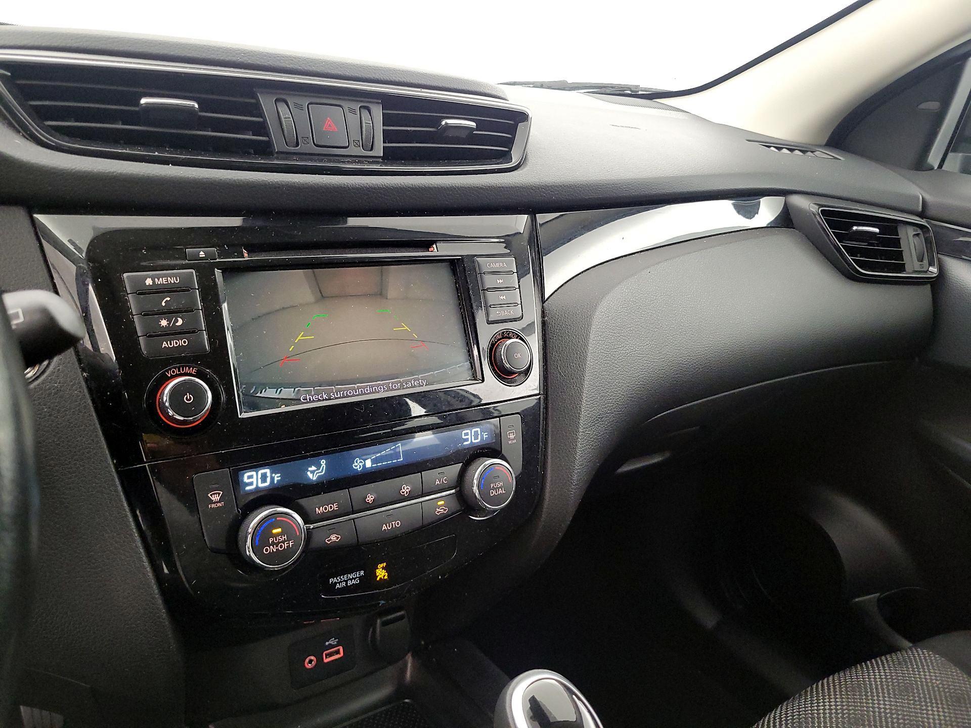 Thumbnail: 2020 Nissan Rogue Sport - 14