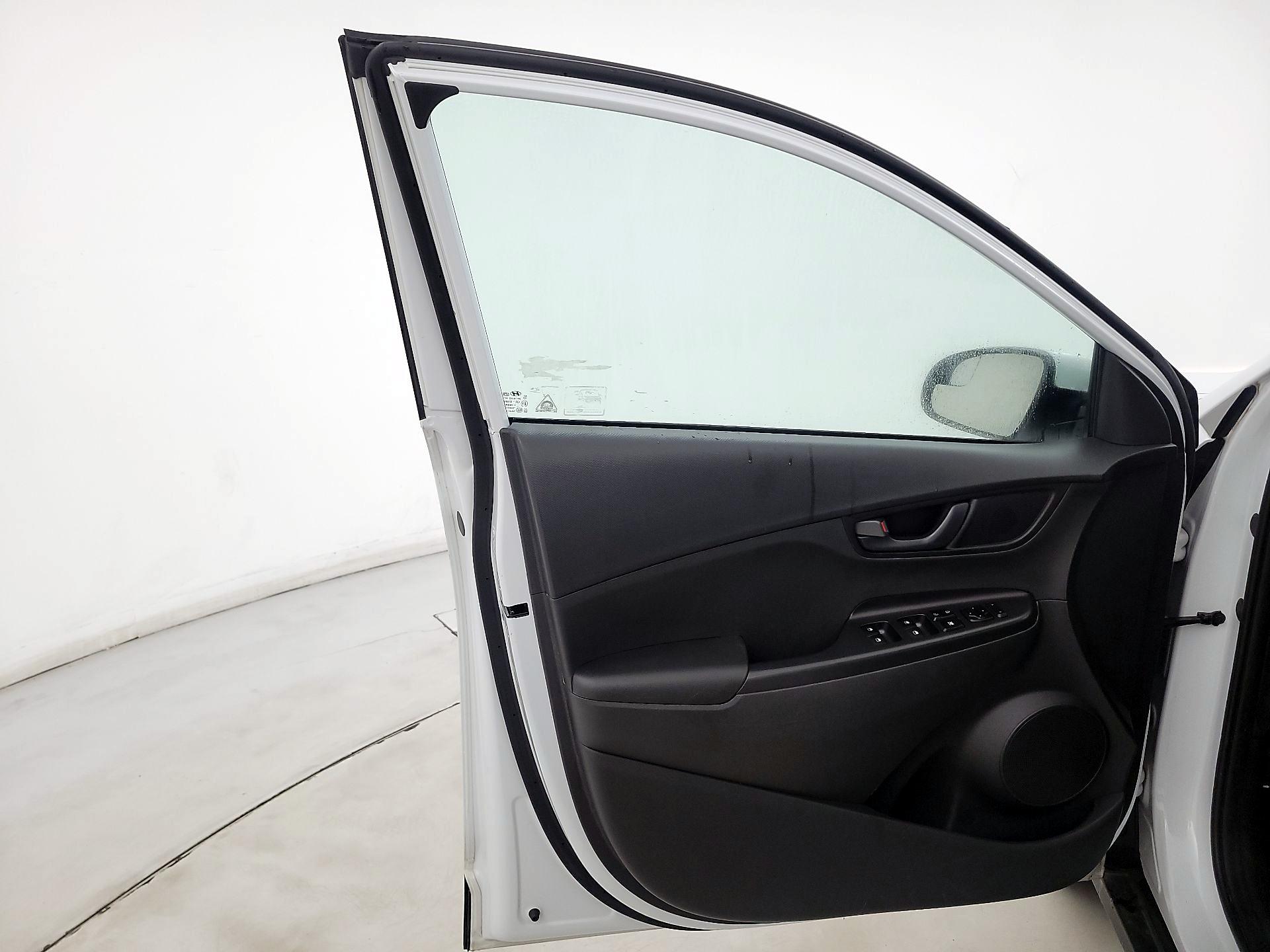 Thumbnail: 2021 Hyundai Kona - 12