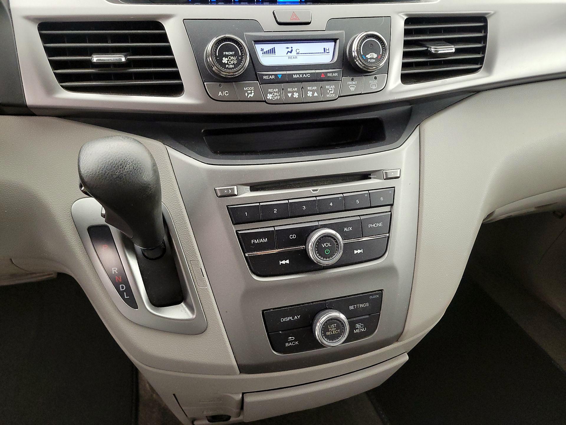 Thumbnail: 2015 Honda Odyssey - 16