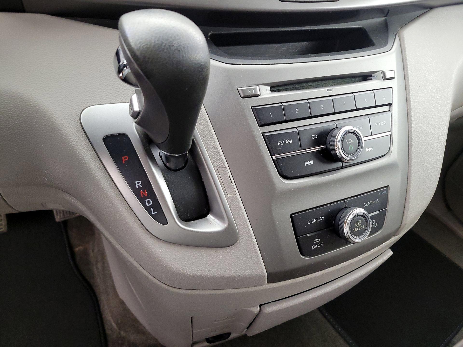 Thumbnail: 2015 Honda Odyssey - 17