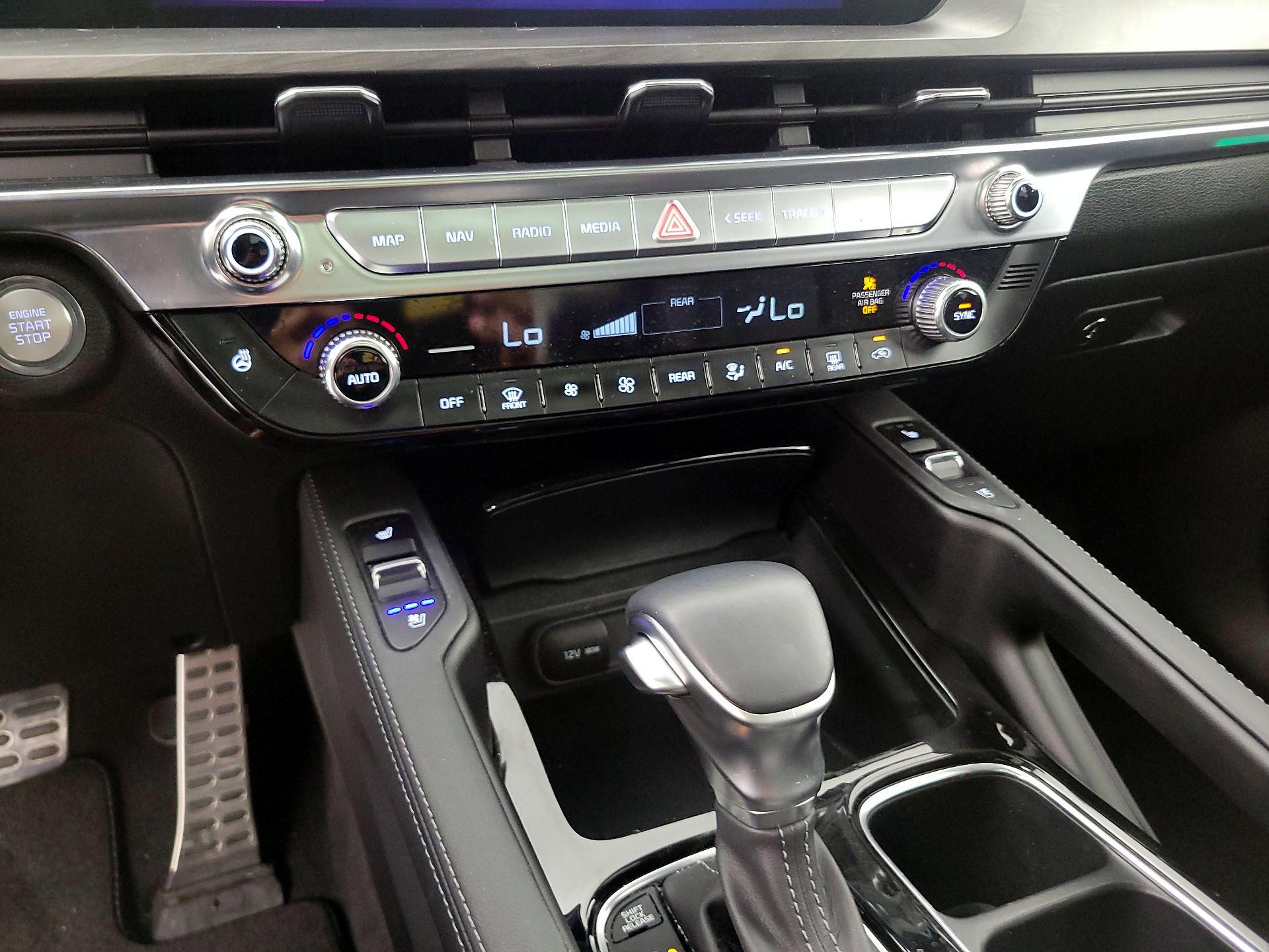 Thumbnail: 2024 Kia Telluride - 17