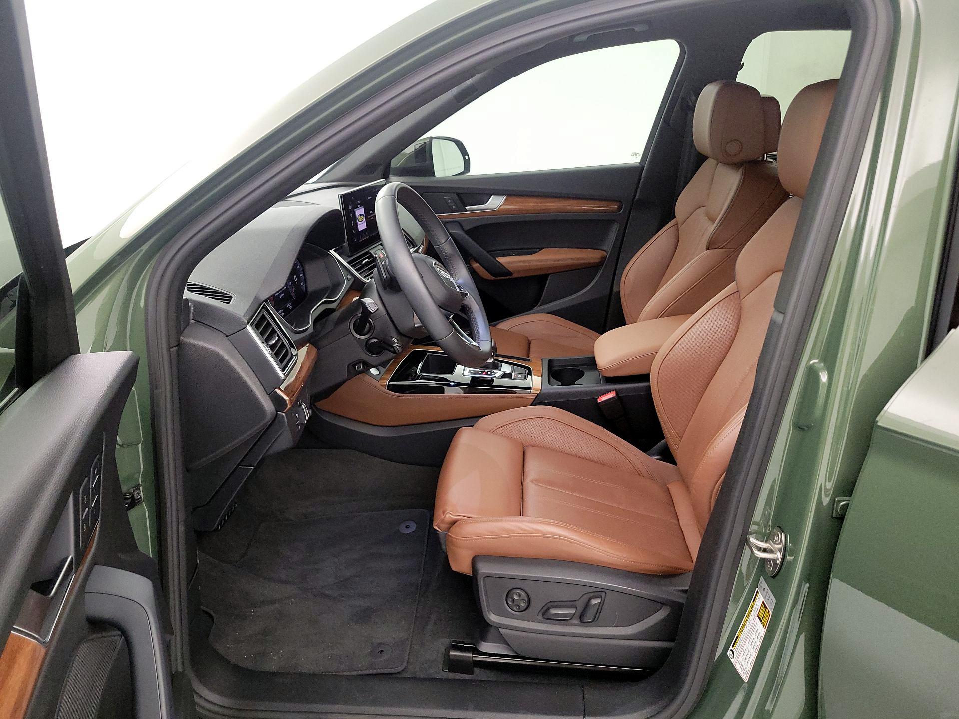 Thumbnail: 2023 Audi Q5 - 11