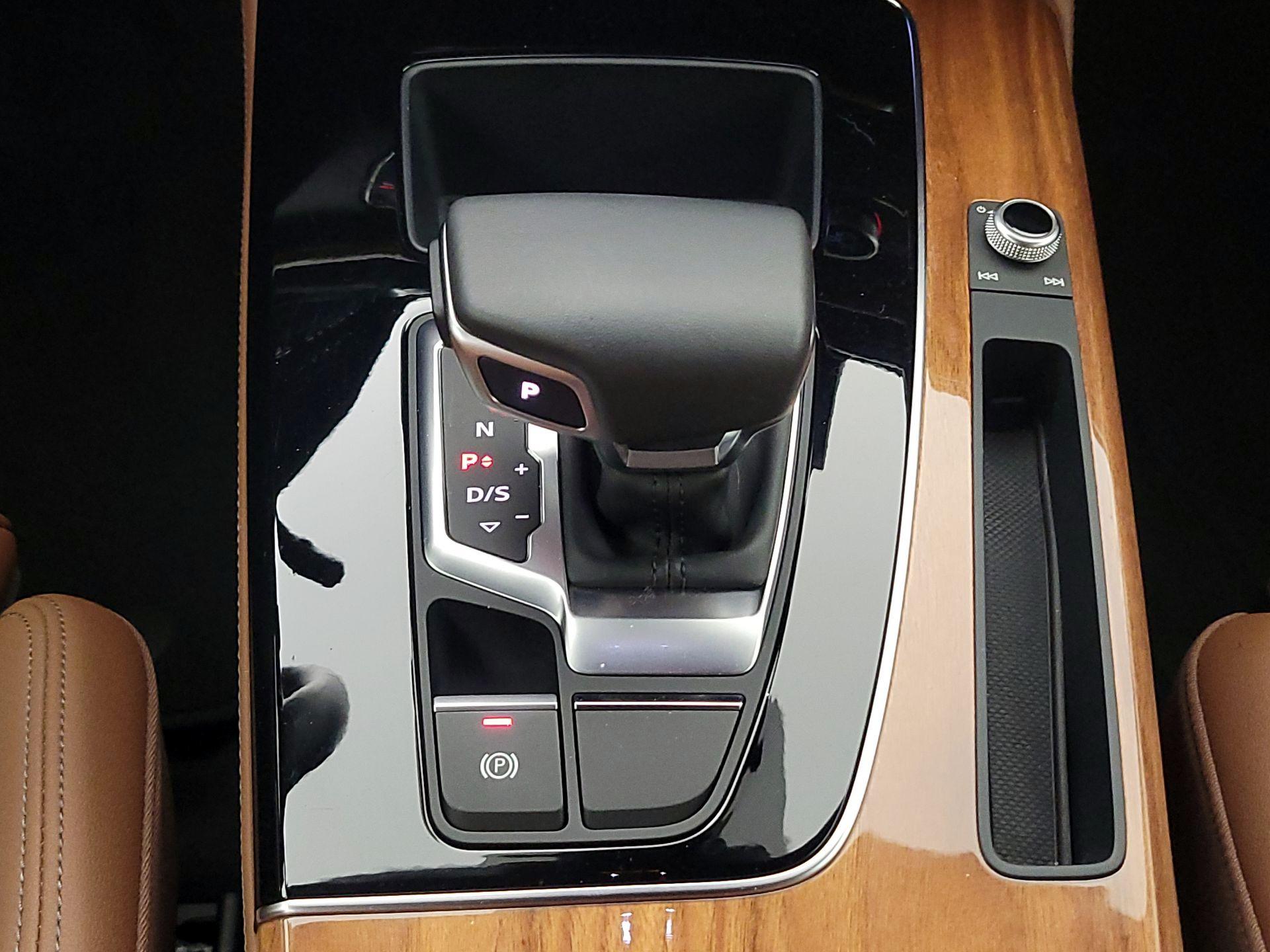 Thumbnail: 2023 Audi Q5 - 17