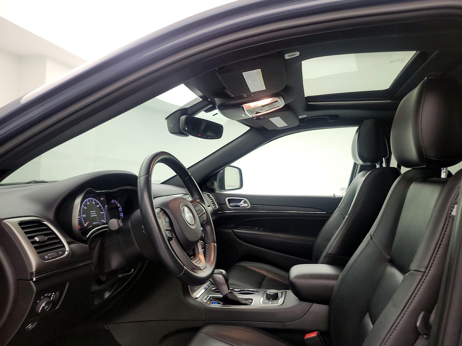 Thumbnail: 2020 Jeep Grand Cherokee - 20