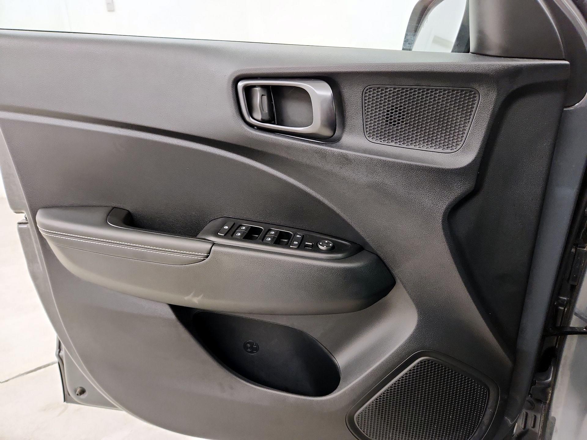 Thumbnail: 2023 Hyundai Venue - 10