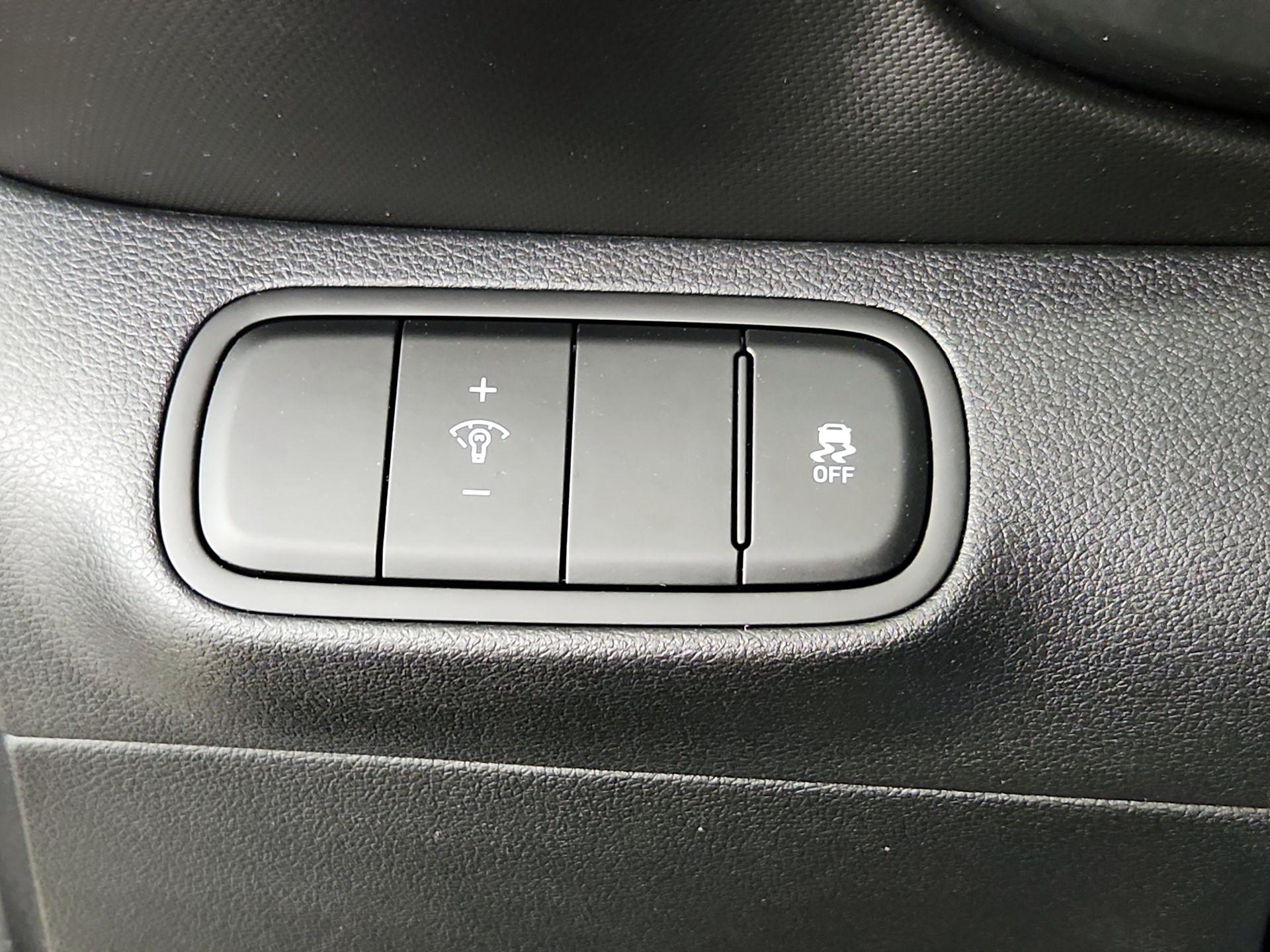 Thumbnail: 2023 Hyundai Venue - 11