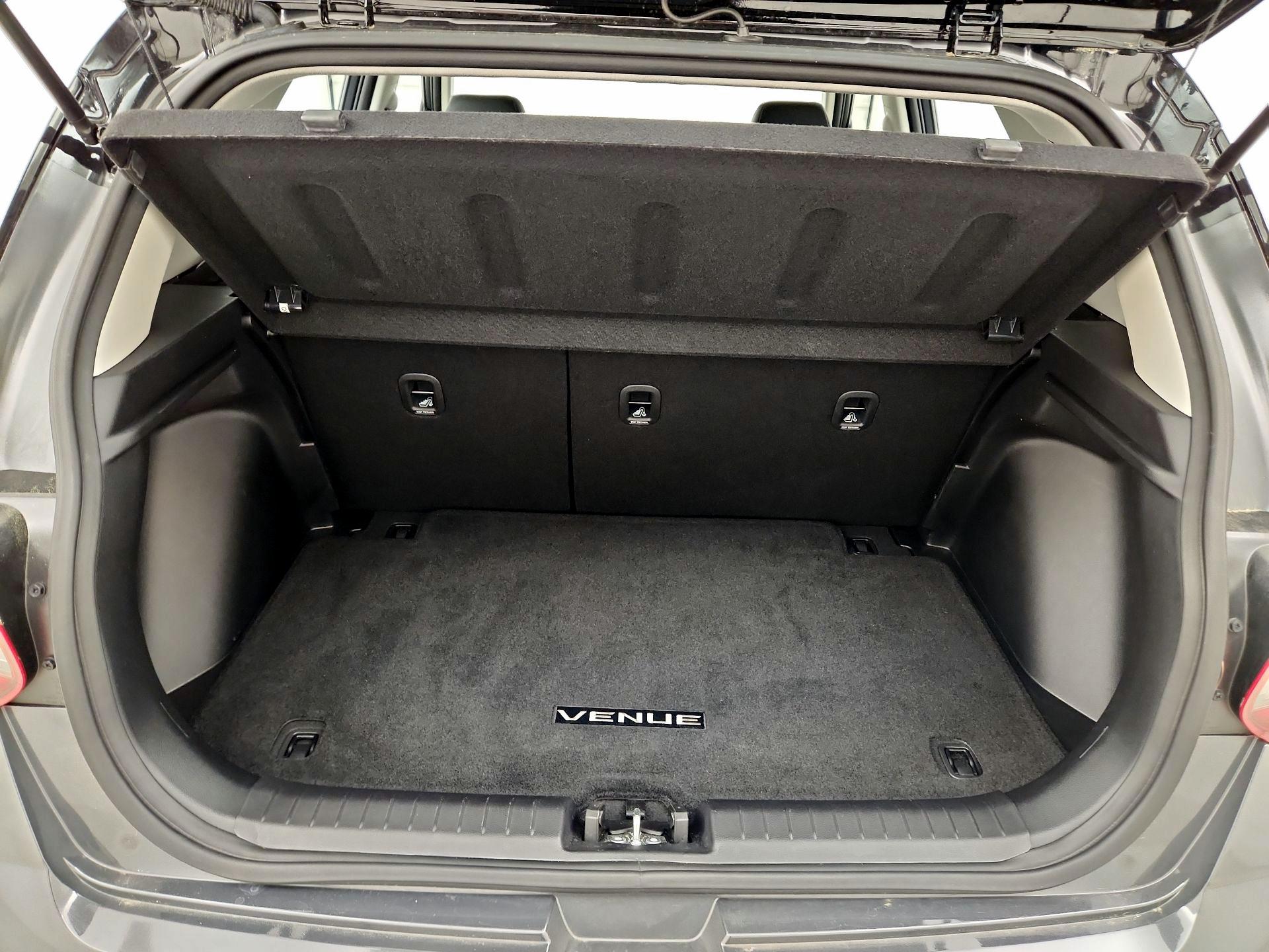 Thumbnail: 2023 Hyundai Venue - 19