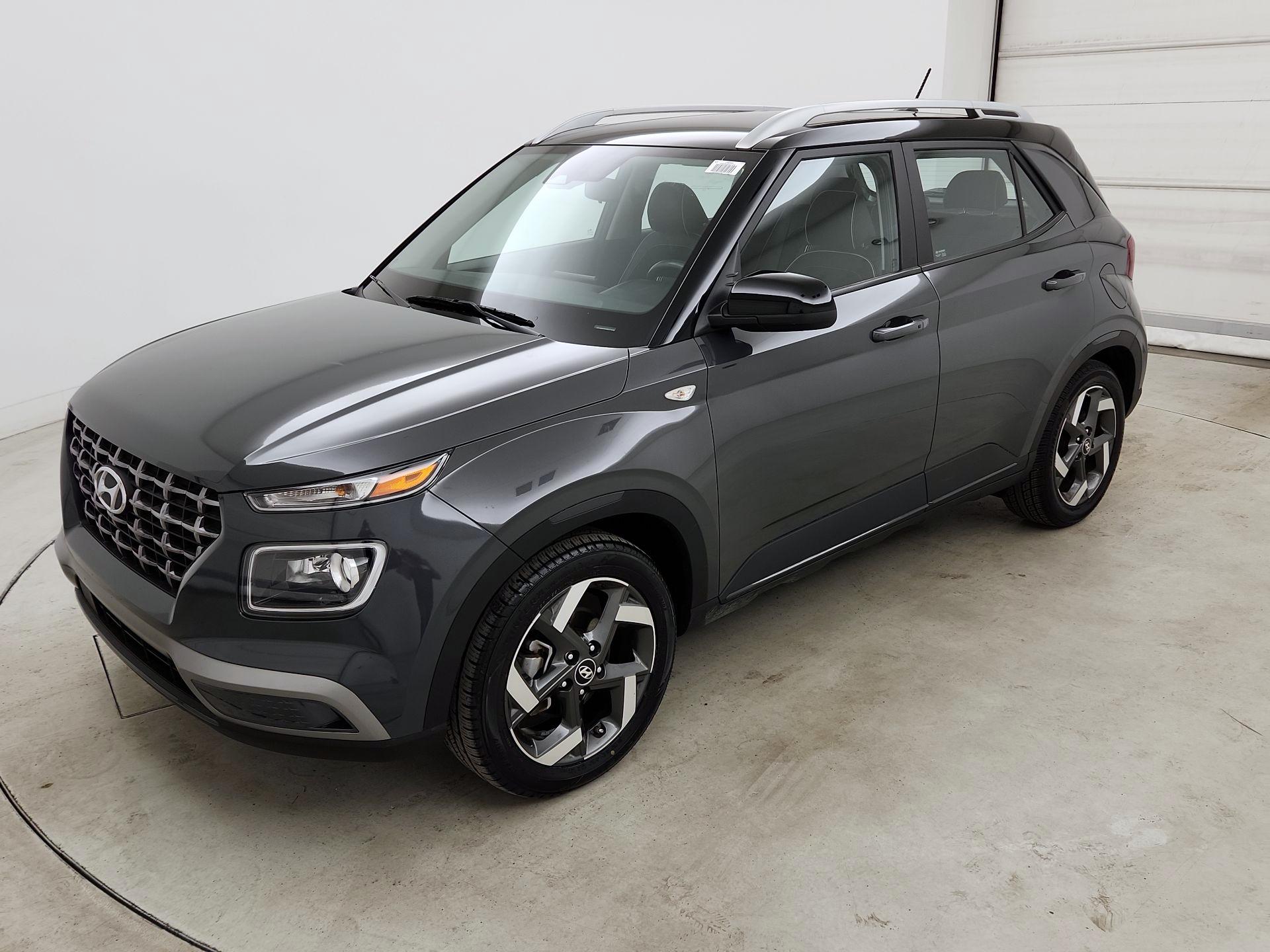 Thumbnail: 2023 Hyundai Venue - 3