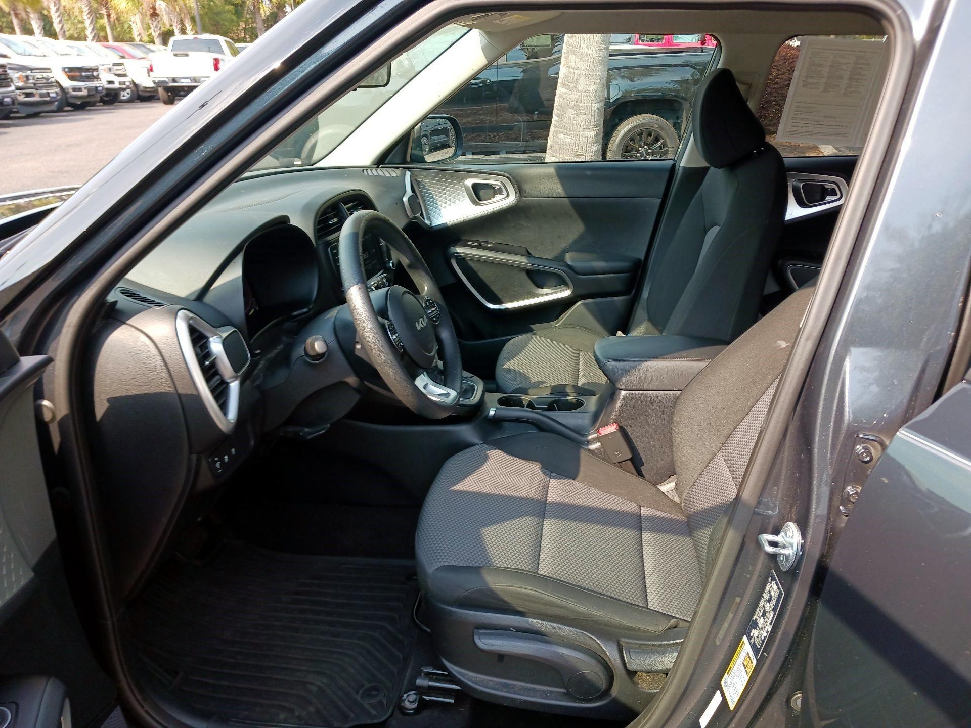 Thumbnail: 2023 Kia Soul - 9