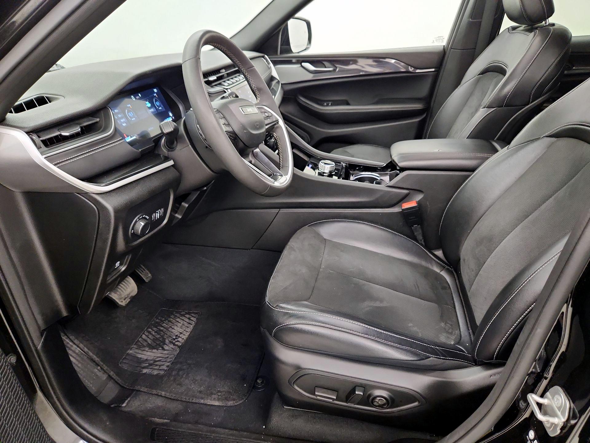 Thumbnail: 2023 Jeep Grand Cherokee L - 9