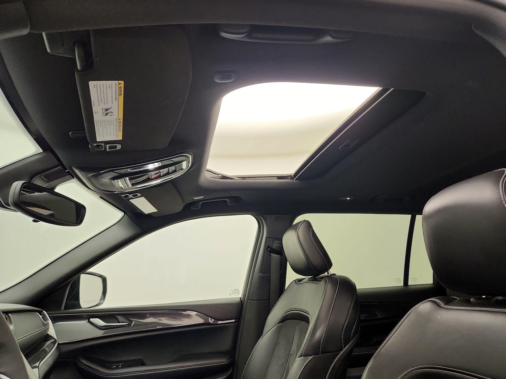 Thumbnail: 2023 Jeep Grand Cherokee L - 17