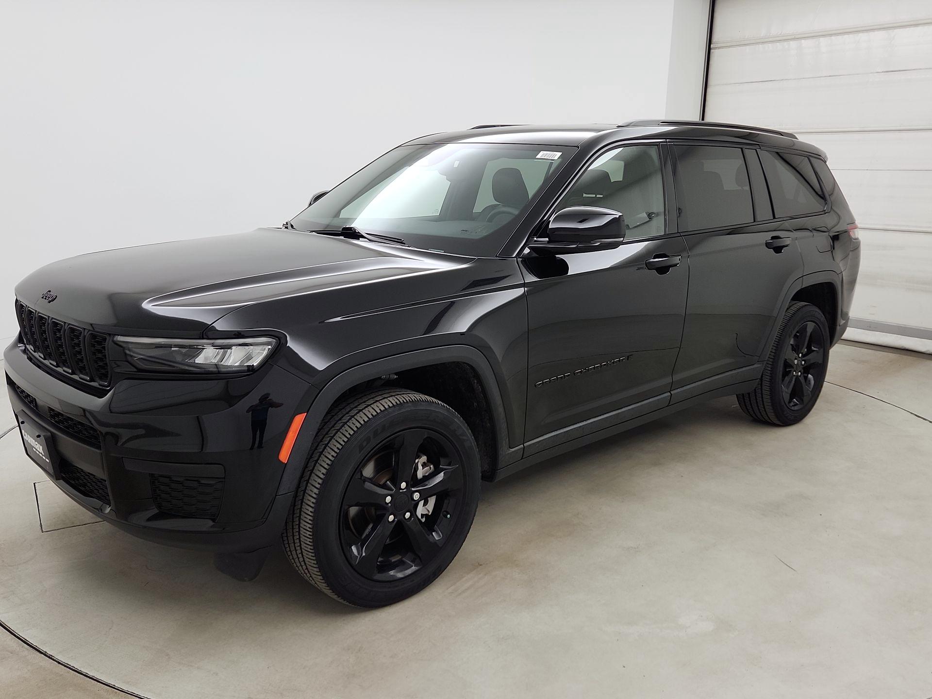 Thumbnail: 2023 Jeep Grand Cherokee L - 3